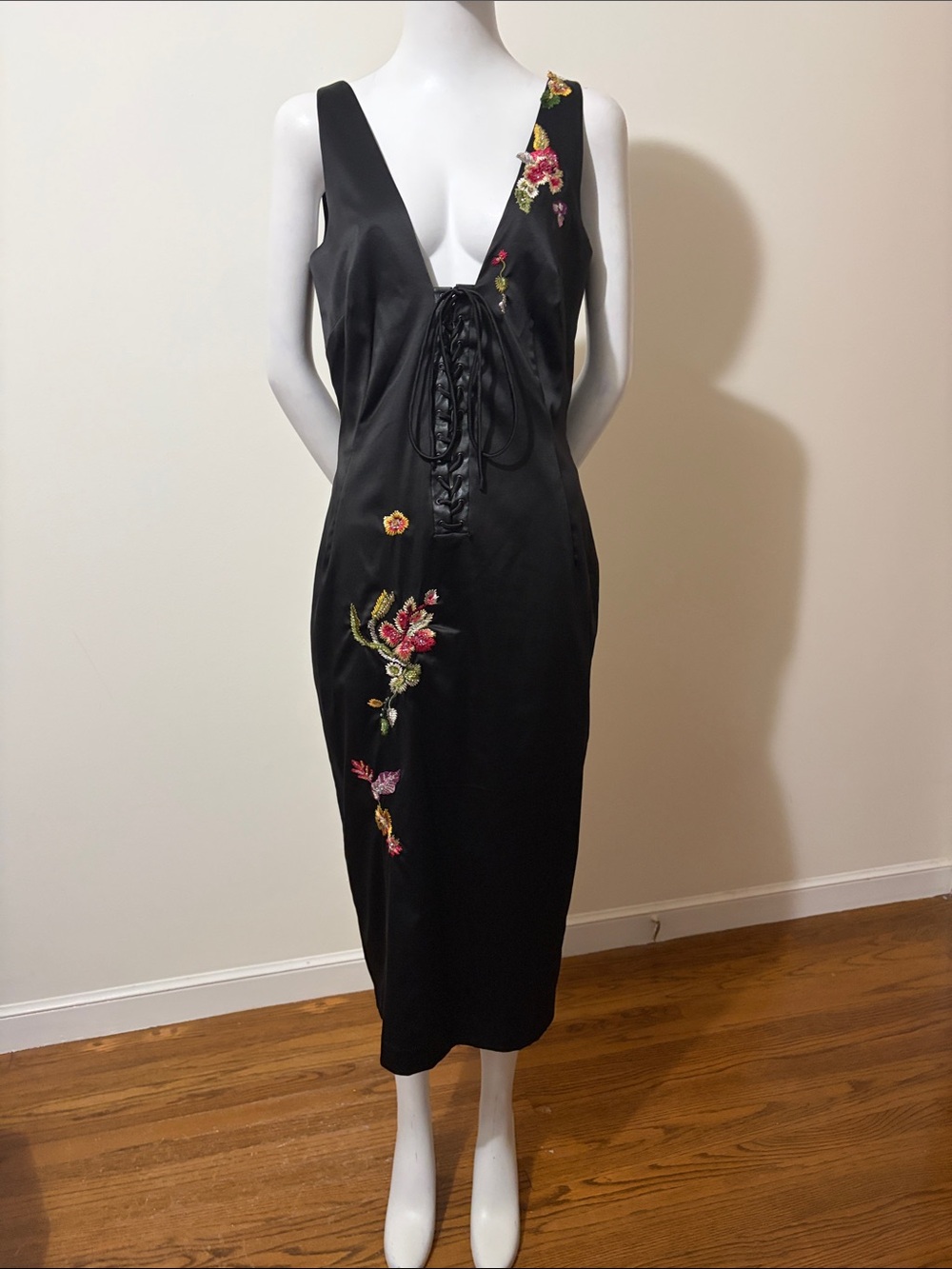 Vintage Y2K Julian Joyce Mandalay Satin Whimsical Dress Embroidered Floral 12